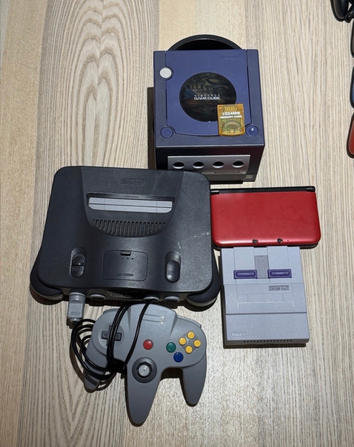 N64 GameCube Super Nintendo 3DS Bundle with 18 Games 8 Controllers