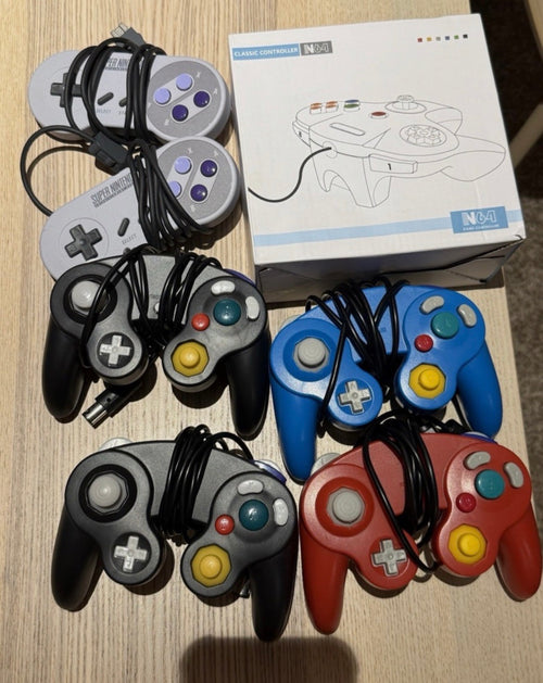 N64 GameCube Super Nintendo 3DS Bundle with 18 Games 8 Controllers