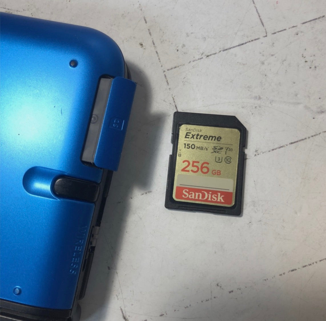 MODDED Nintendo 3DS XL Blue Console w Charger + 256gb Memory Card TONS OF GAMES